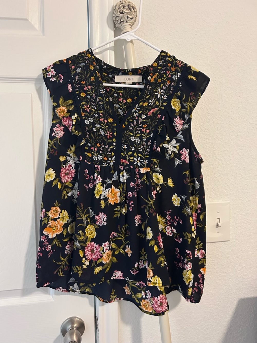 LOFT Floral Blouse – Size Small – Lightweight & Flowy